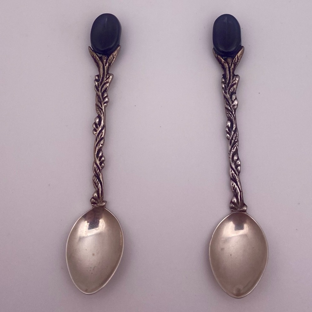Pair off South American coffee bean expresso souvenir spoons